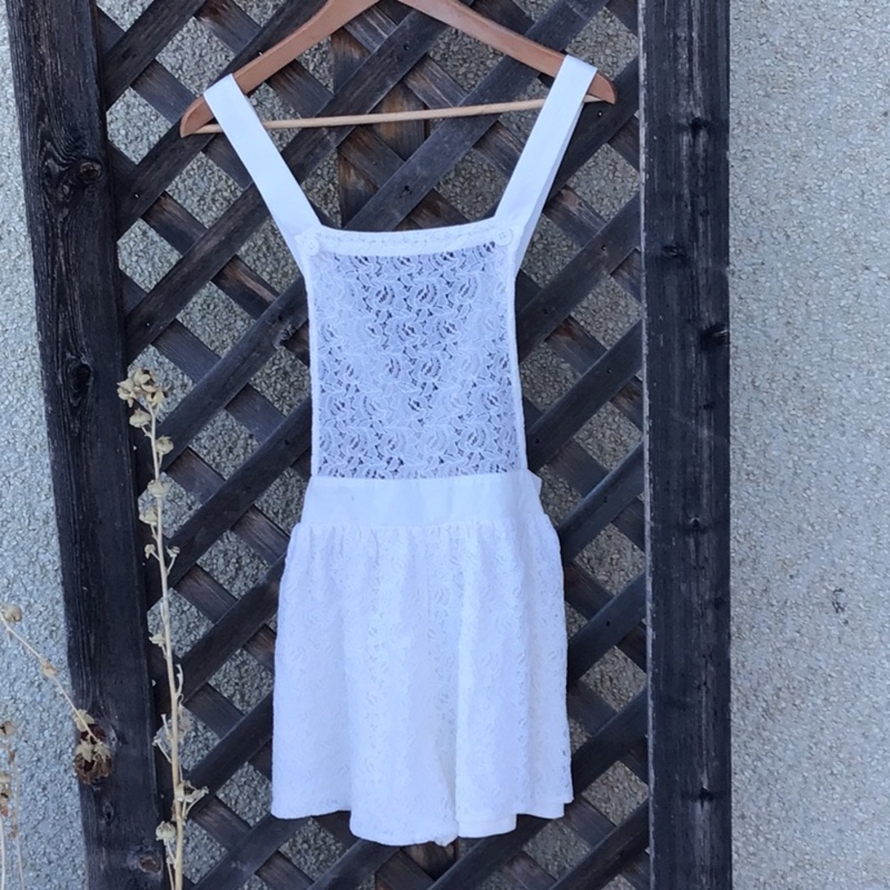 Band of Gypsies VGUC lace shorts romper, side pockets, adjustable button straps